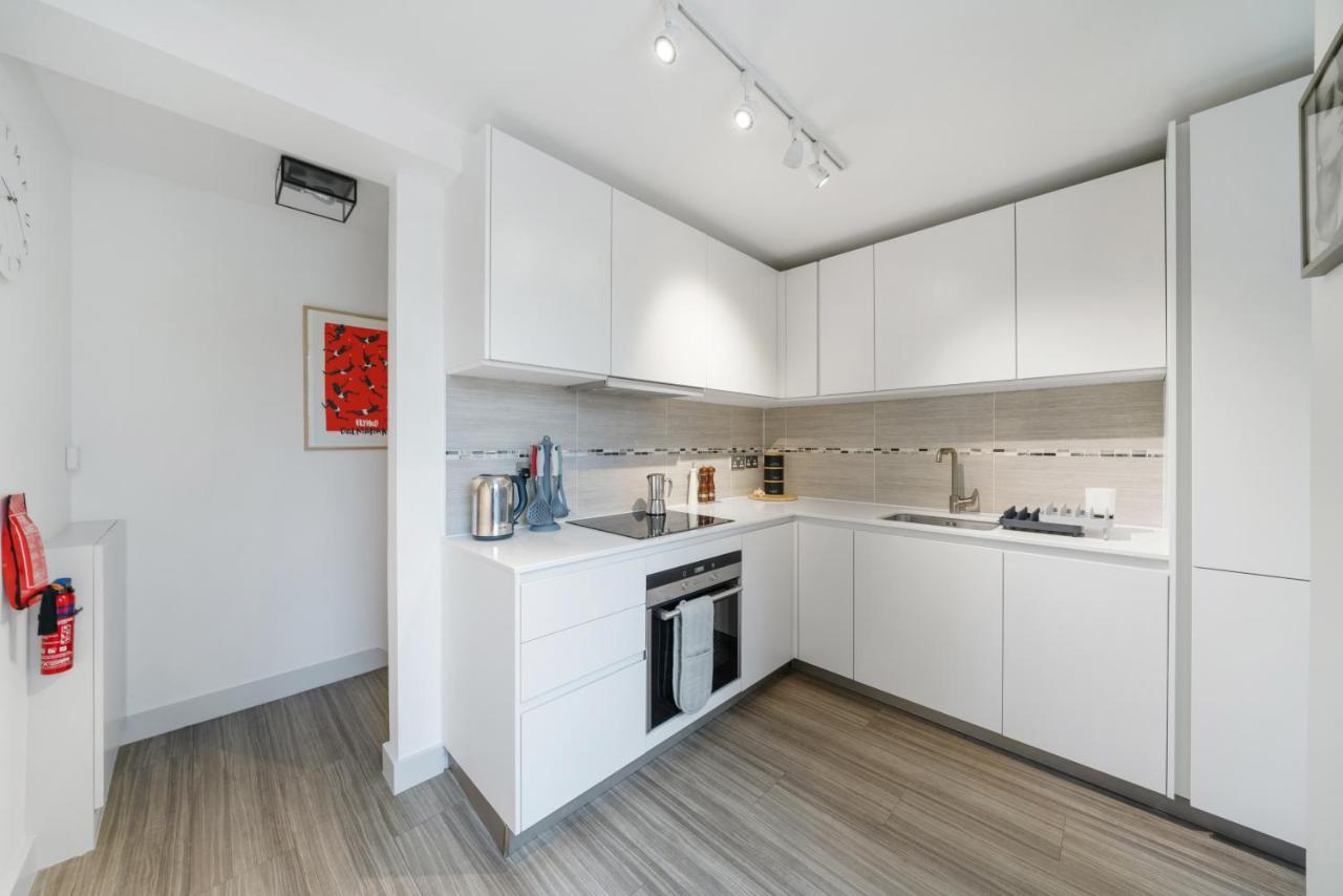 Ickburgh Road Guesthouse London Bagian luar foto